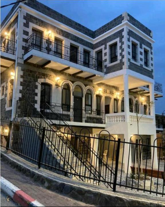 יחידת אירוח בבית ורדי Tiberíades Exterior foto